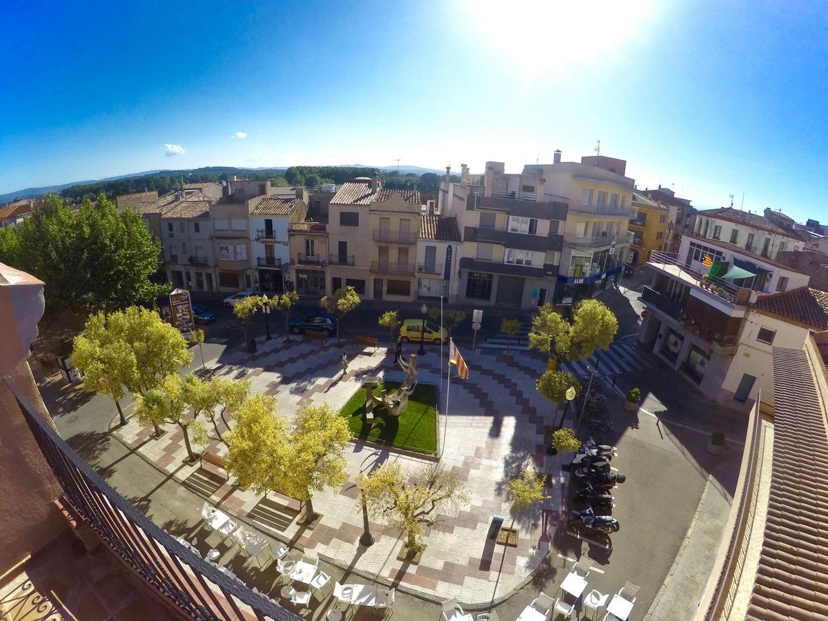 Apartaments Fonda Comerc Torroella de Montgrí Exterior photo